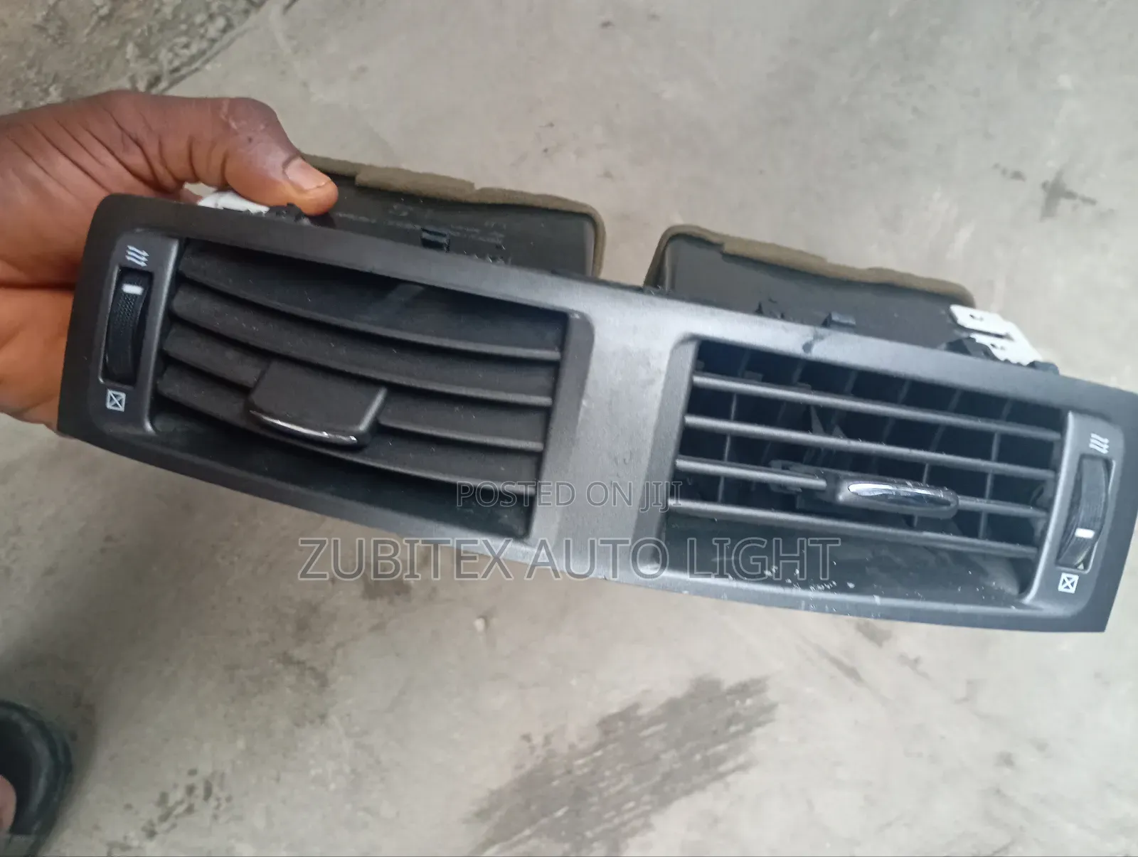 Centre Ac Vent Is250