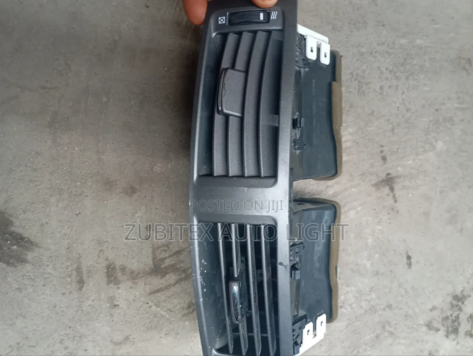 Centre Ac Vent Is250