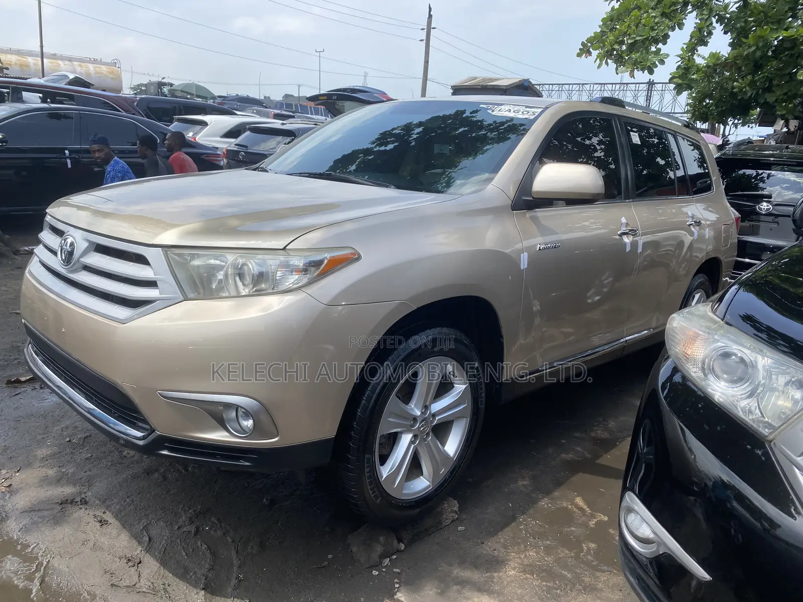 Toyota Highlander Limited 3.5l 4WD 2013 Gold