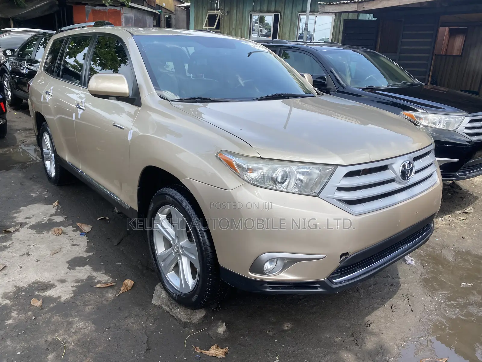 Toyota Highlander Limited 3.5l 4WD 2013 Gold
