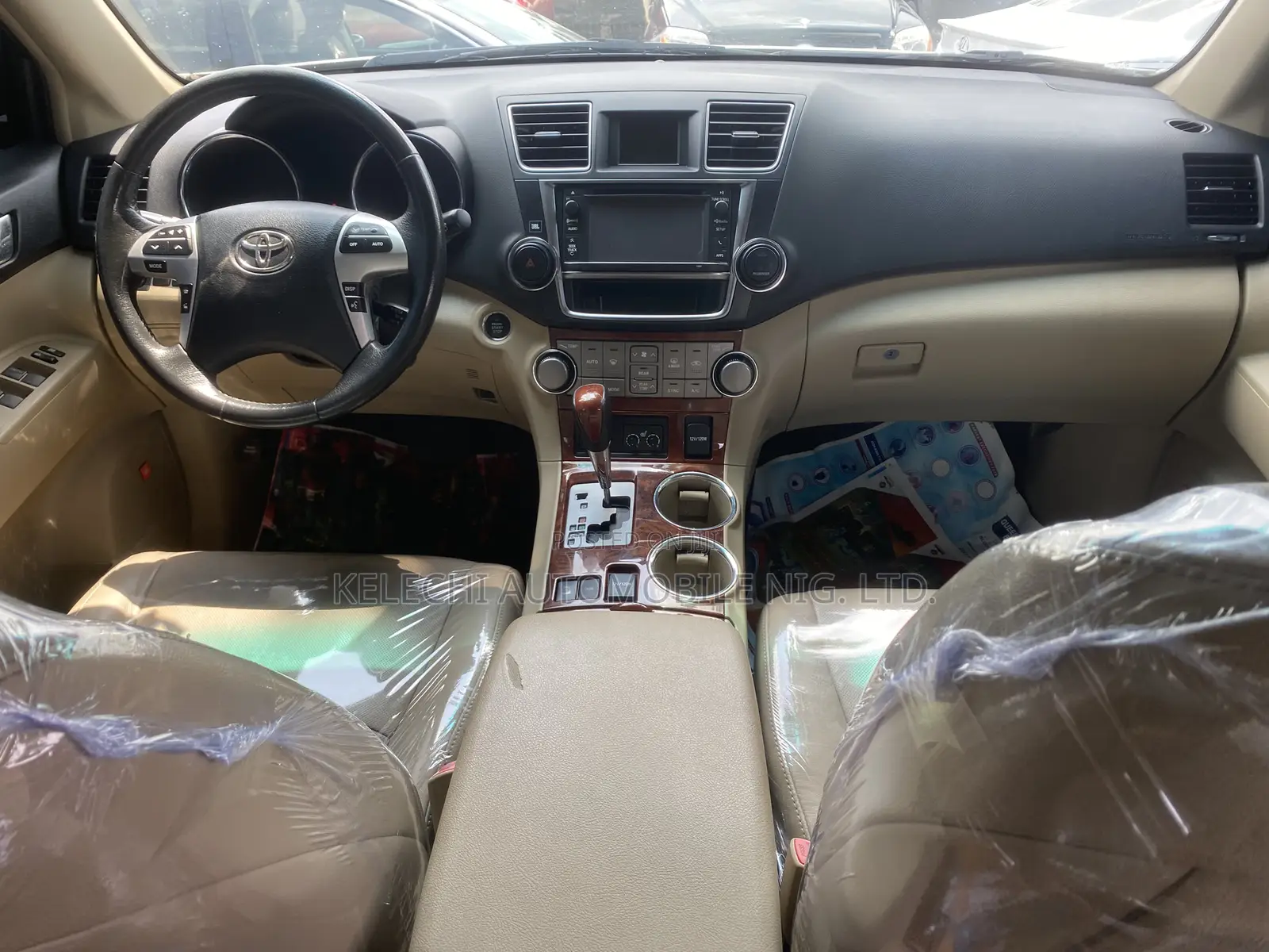 Toyota Highlander Limited 3.5l 4WD 2013 Gold