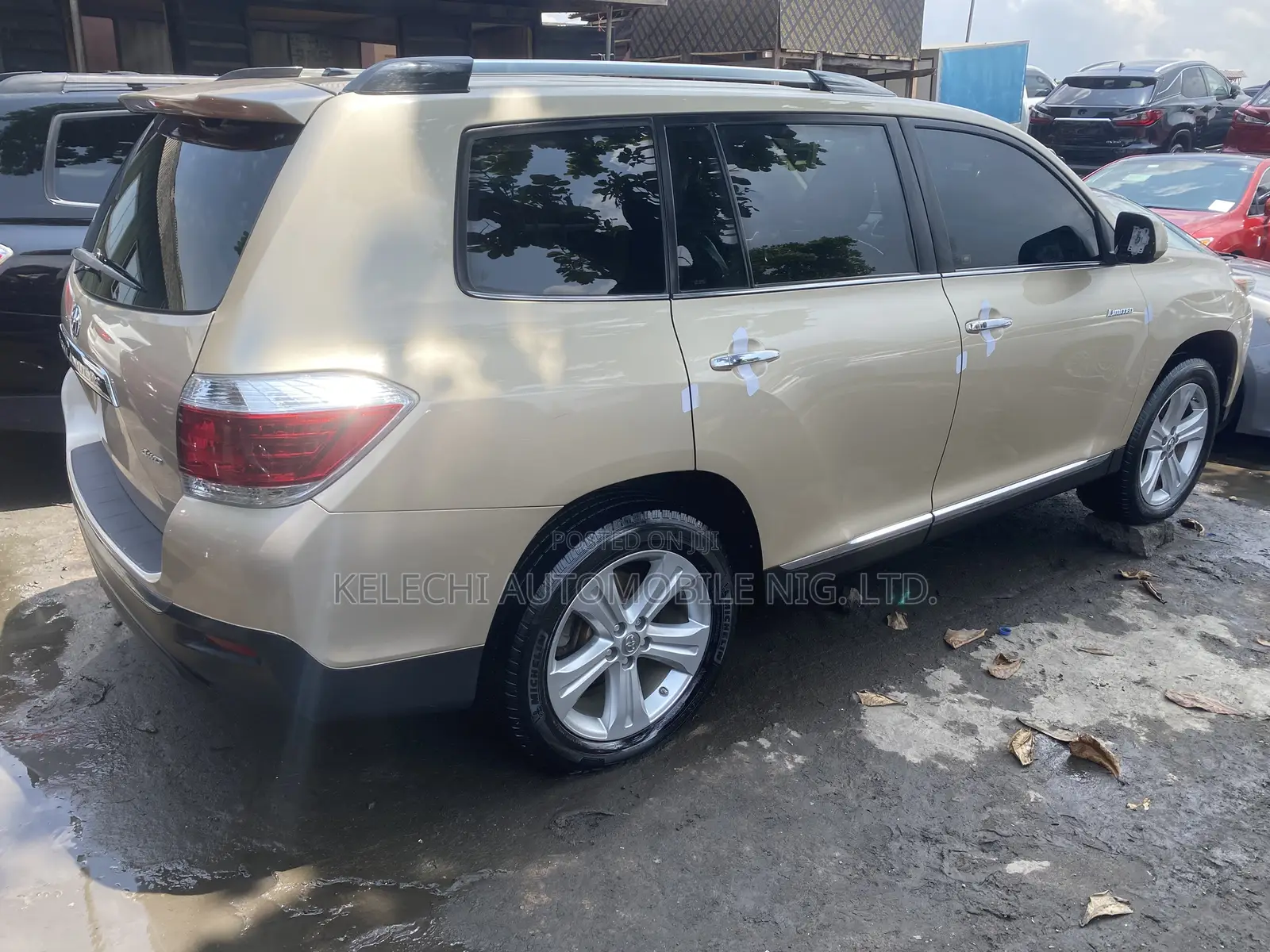 Toyota Highlander Limited 3.5l 4WD 2013 Gold