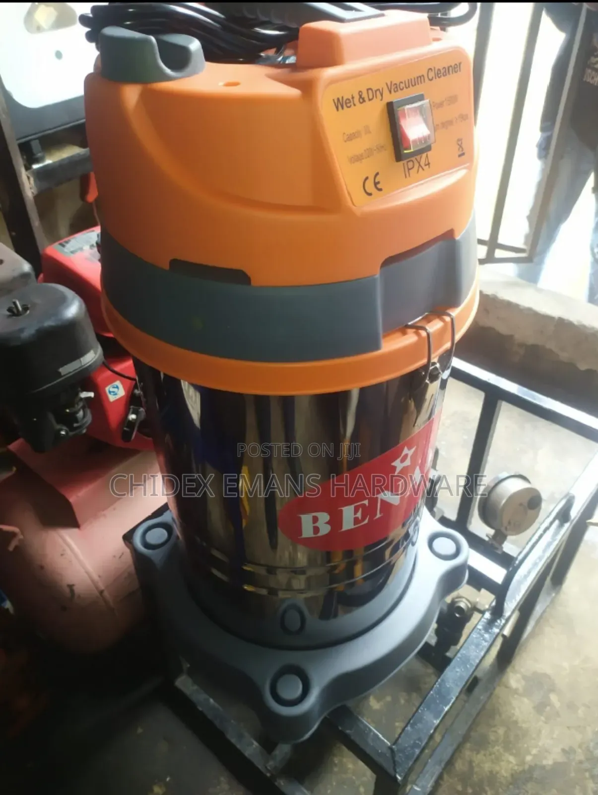 35 LTRS Wet and Dry Vacuum Cleaner