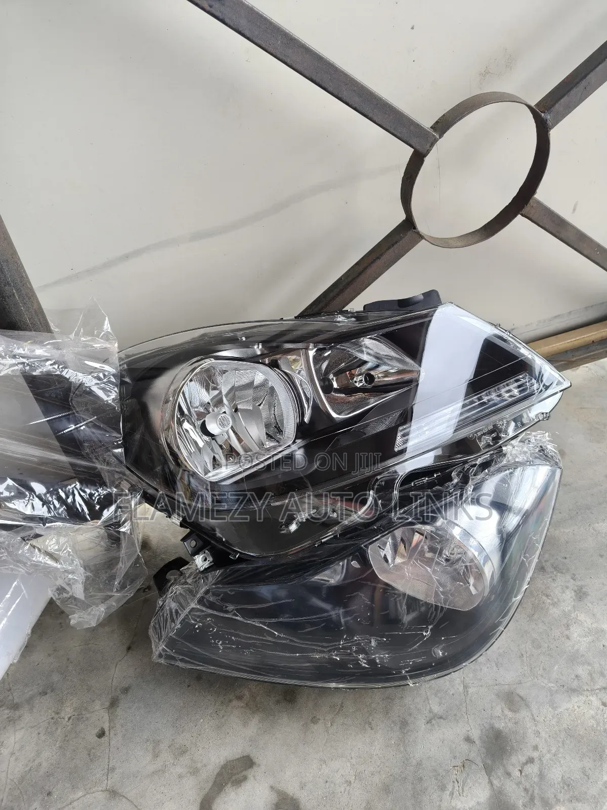 Headlights for C300 Non Charger Type