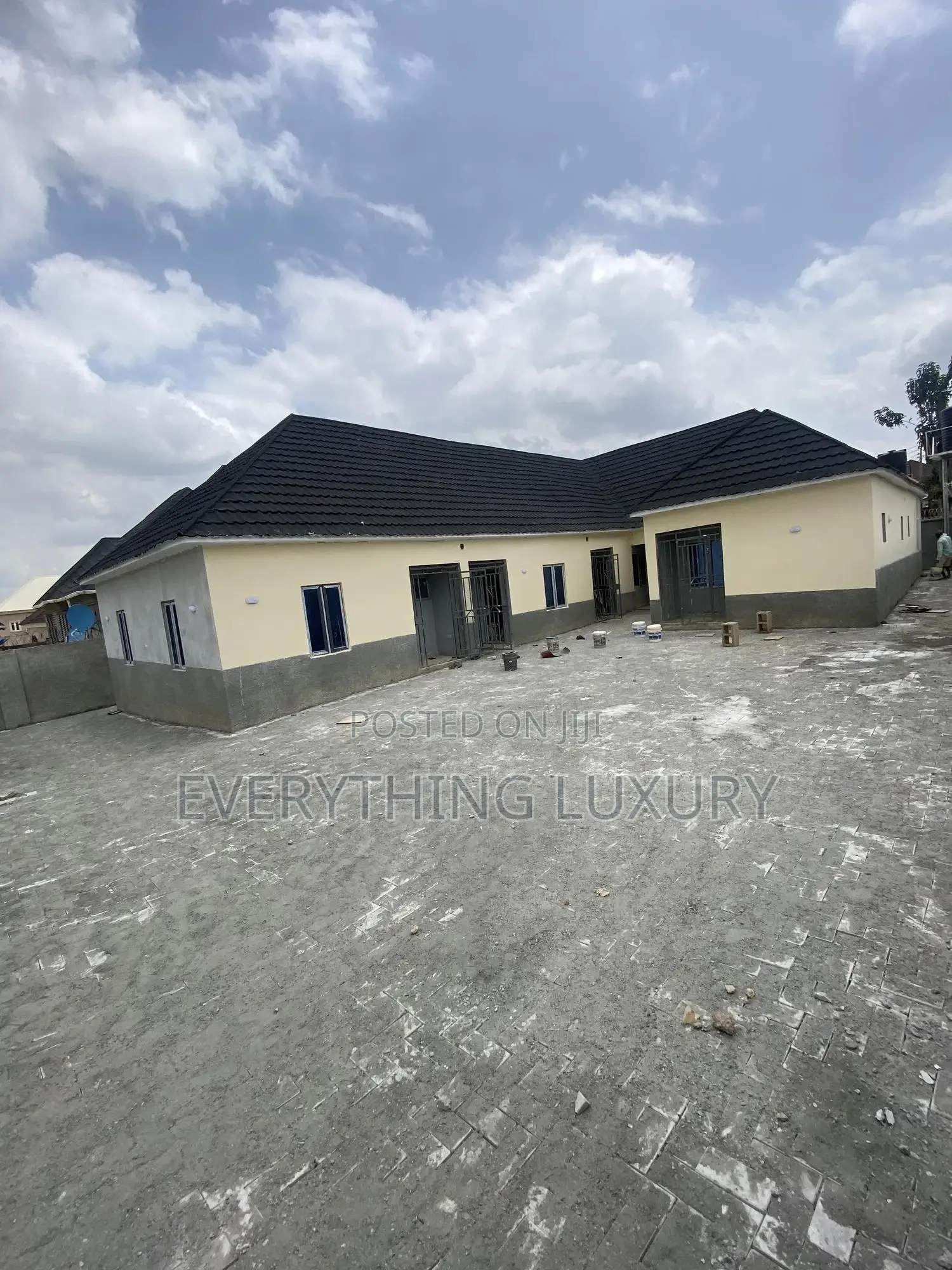 1bdrm Block of Flats in Ushafa for rent