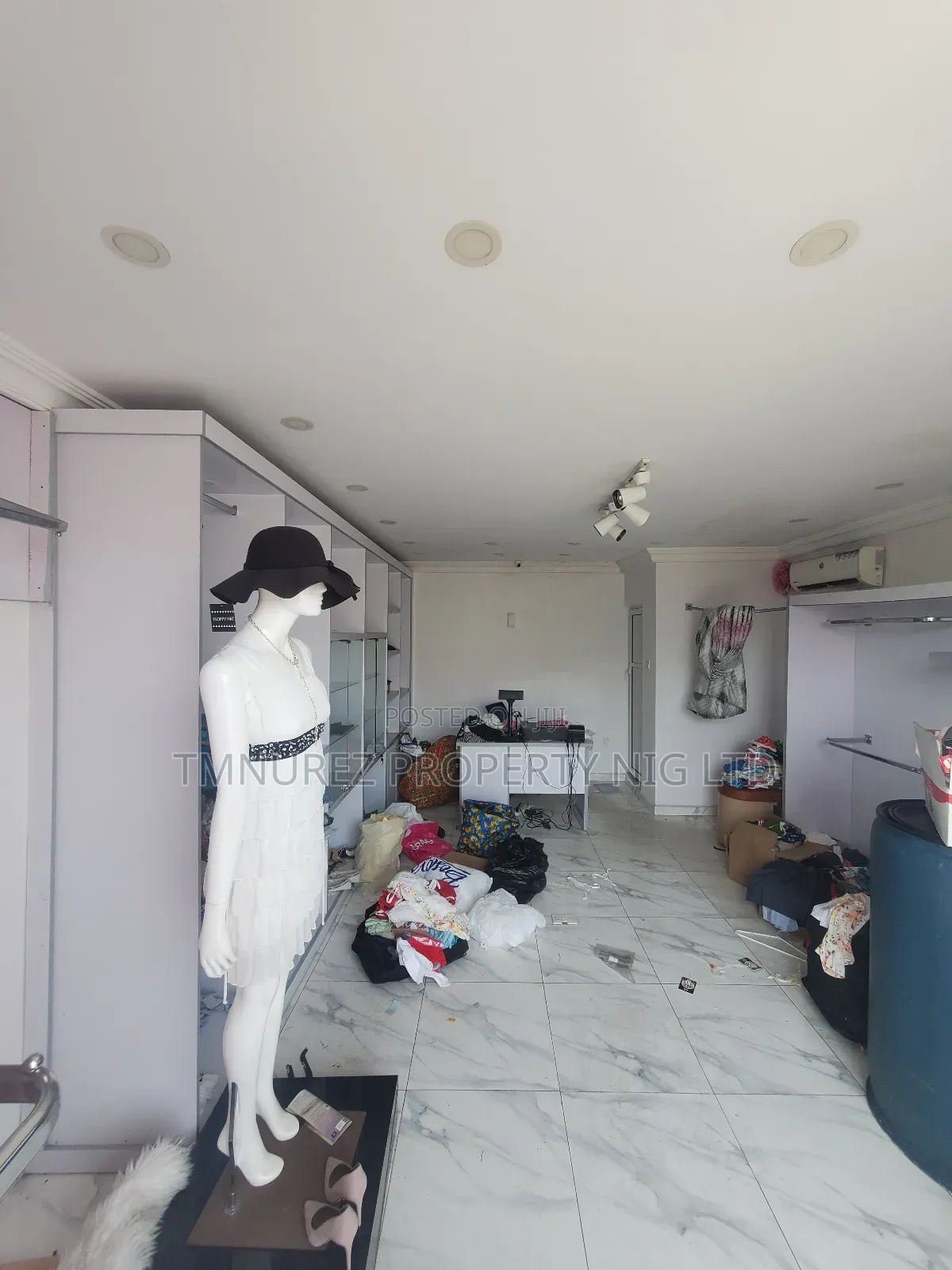 Spacious Shop Space for Rent,At Osapa London.