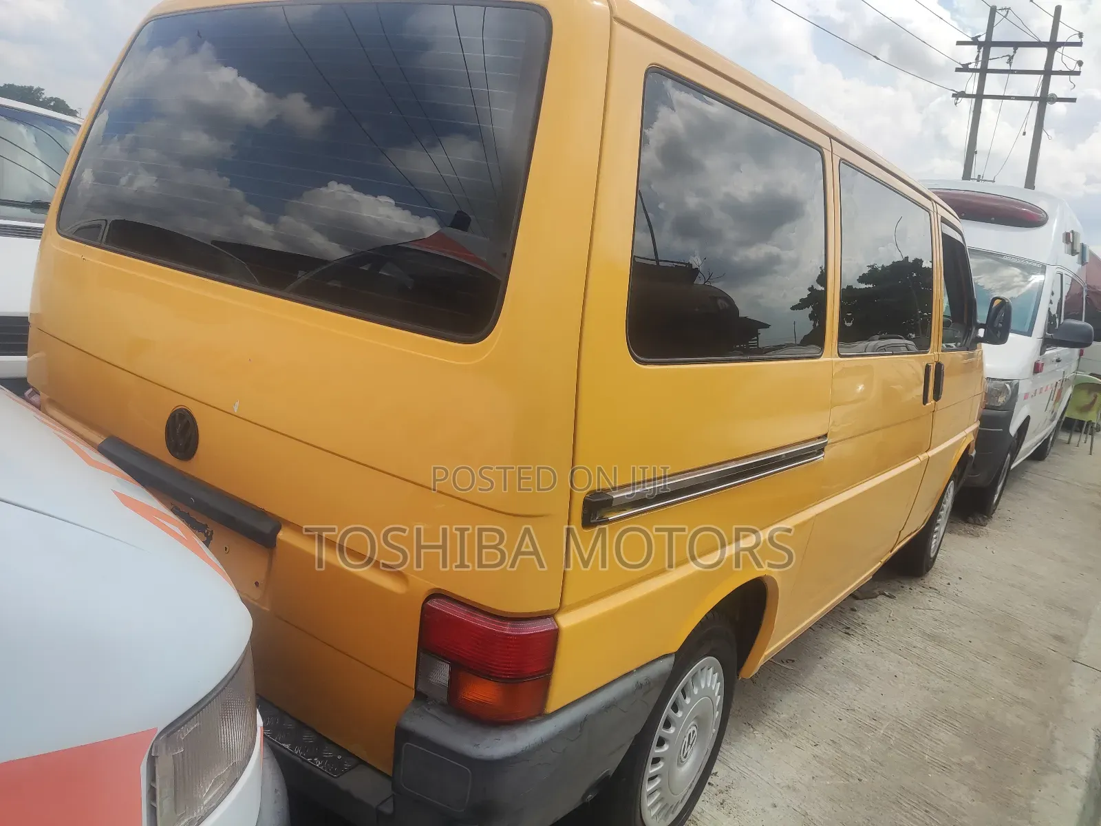 Volkswagen Transporter 2004 Yellow