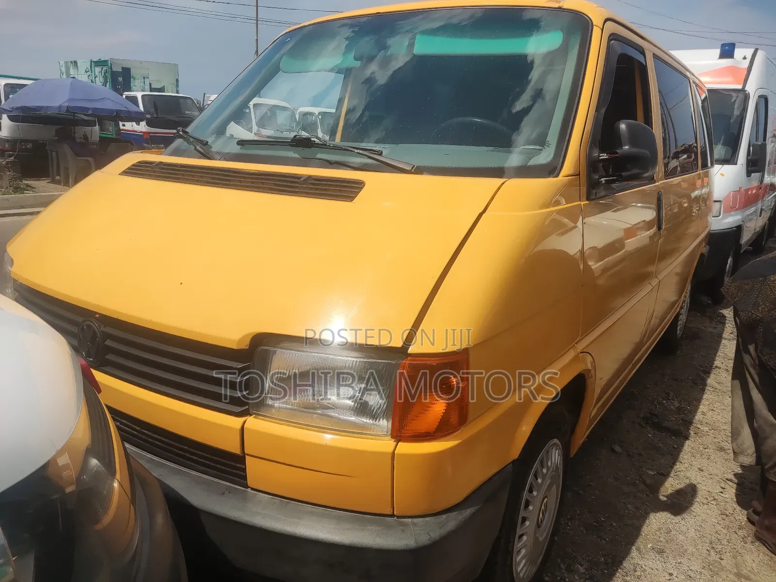 Volkswagen Transporter 2004 Yellow
