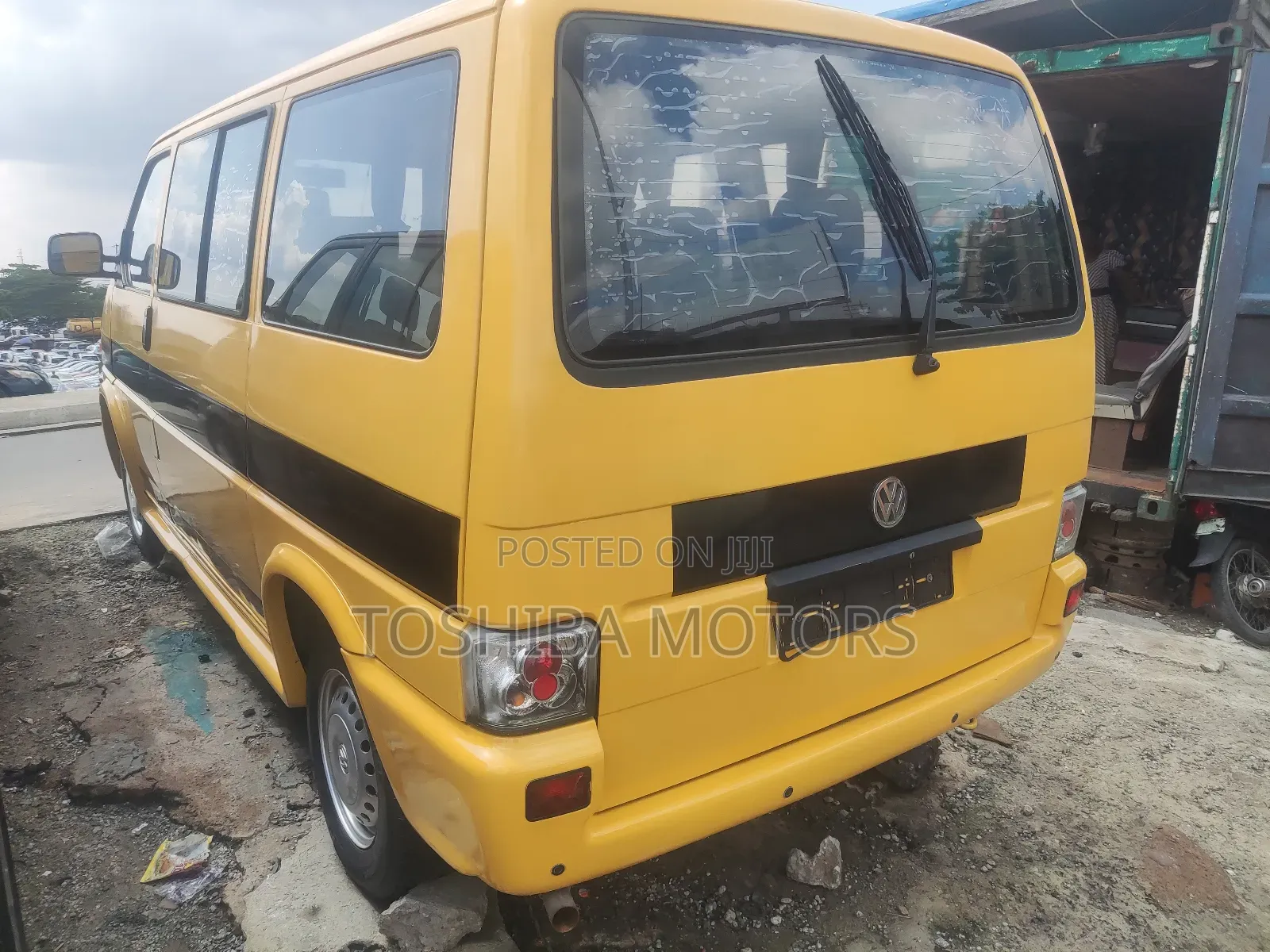 Volkswagen Transporter 2005 Yellow