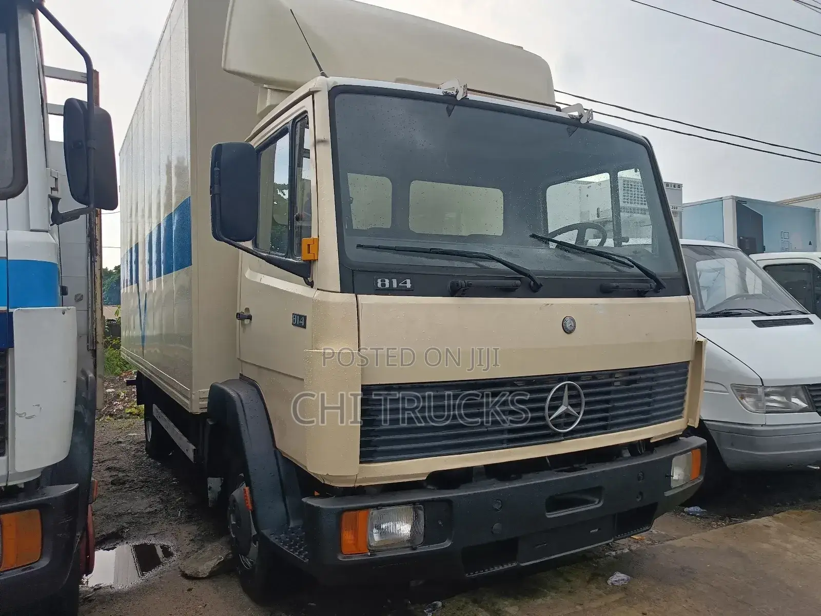 Mercedes Benz 814 Container 2000 Beige