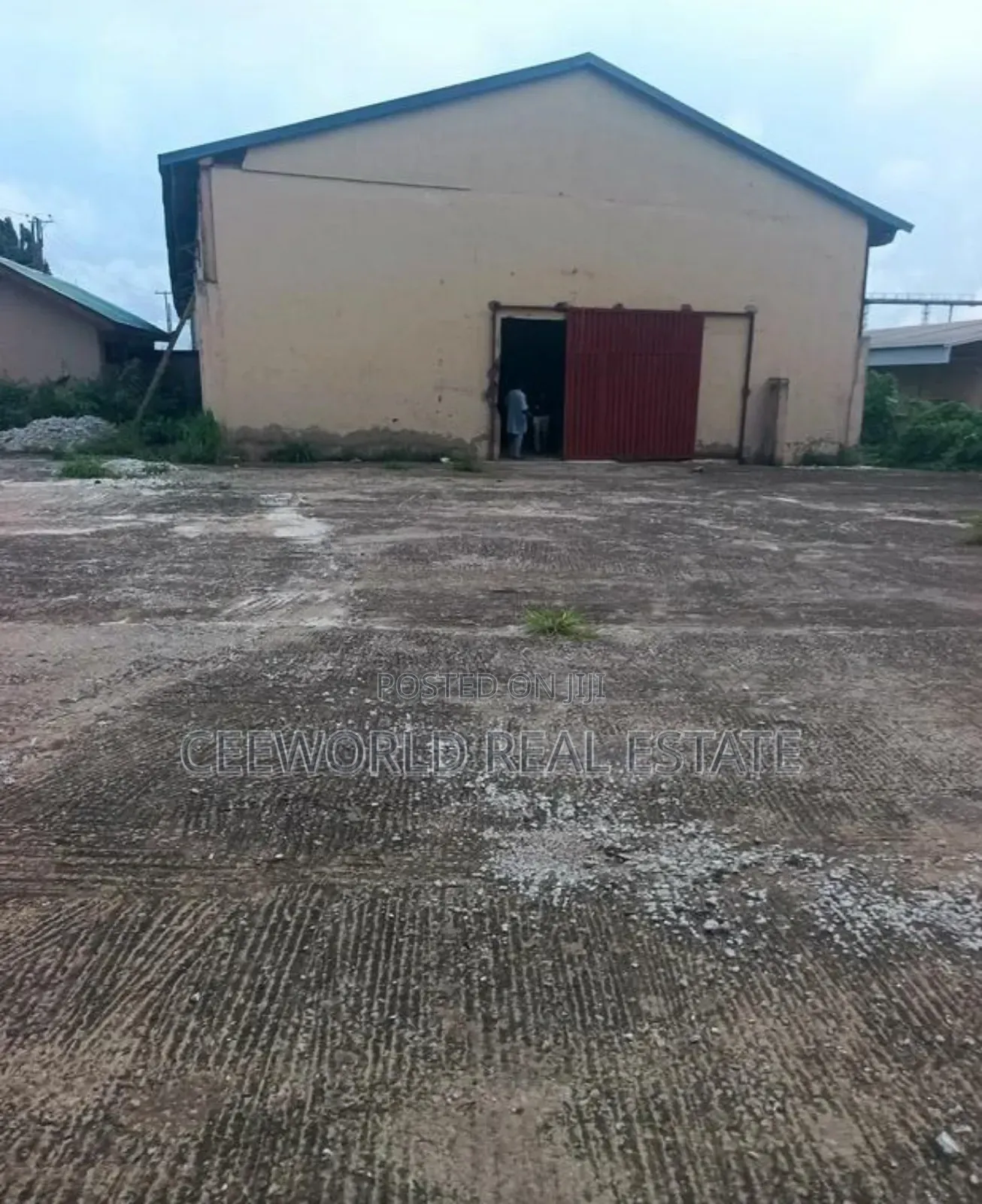 Selfcompound 600sqm Warehouse Available for Lease