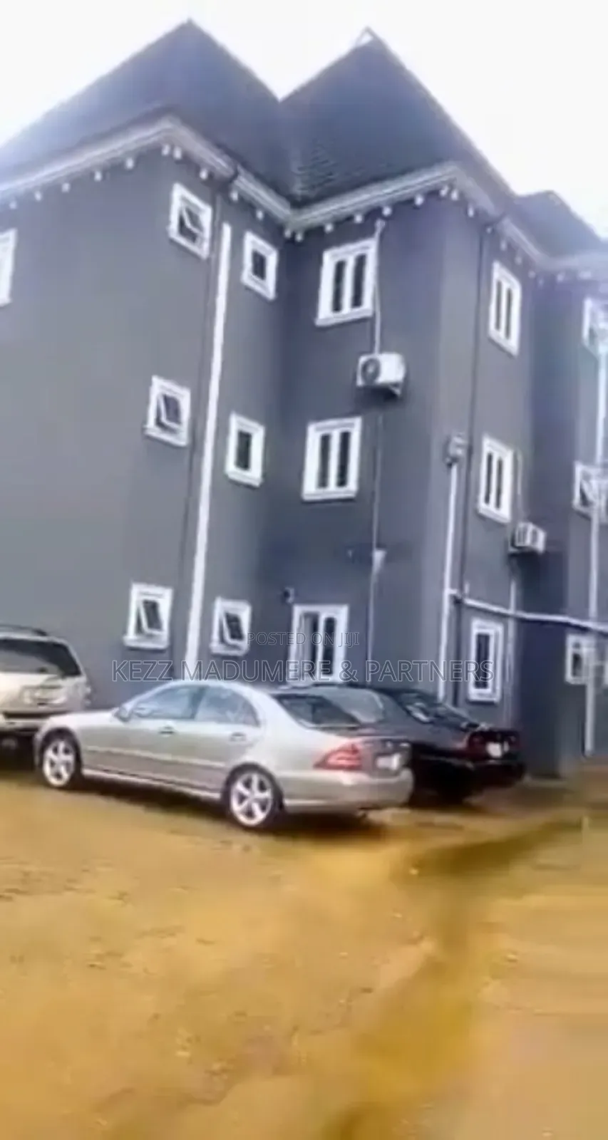 18bdrm Block of Flats in Cedarwood Estate for sale