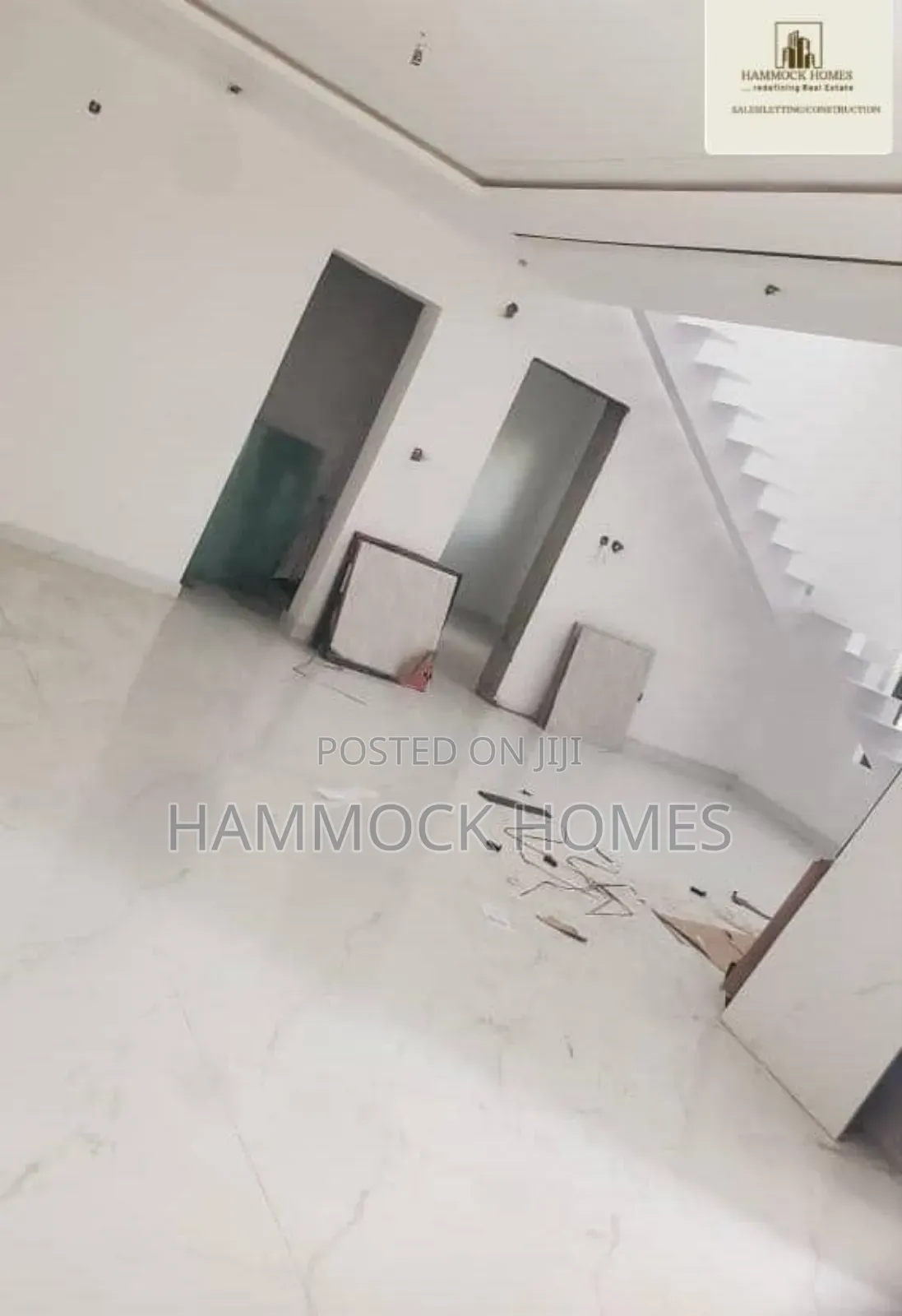 5bdrm Duplex in Agodi Gra for sale