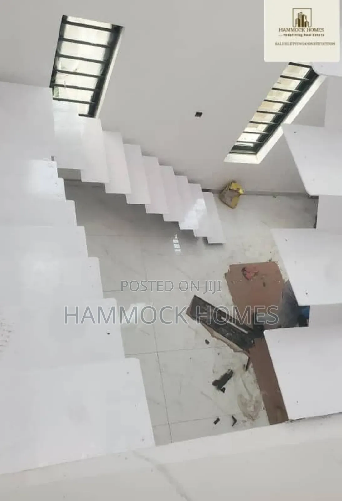 5bdrm Duplex in Agodi Gra for sale