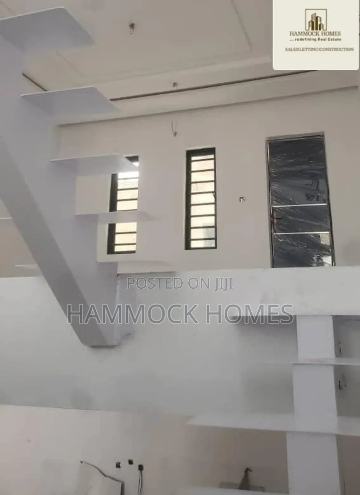 5bdrm Duplex in Agodi Gra for sale