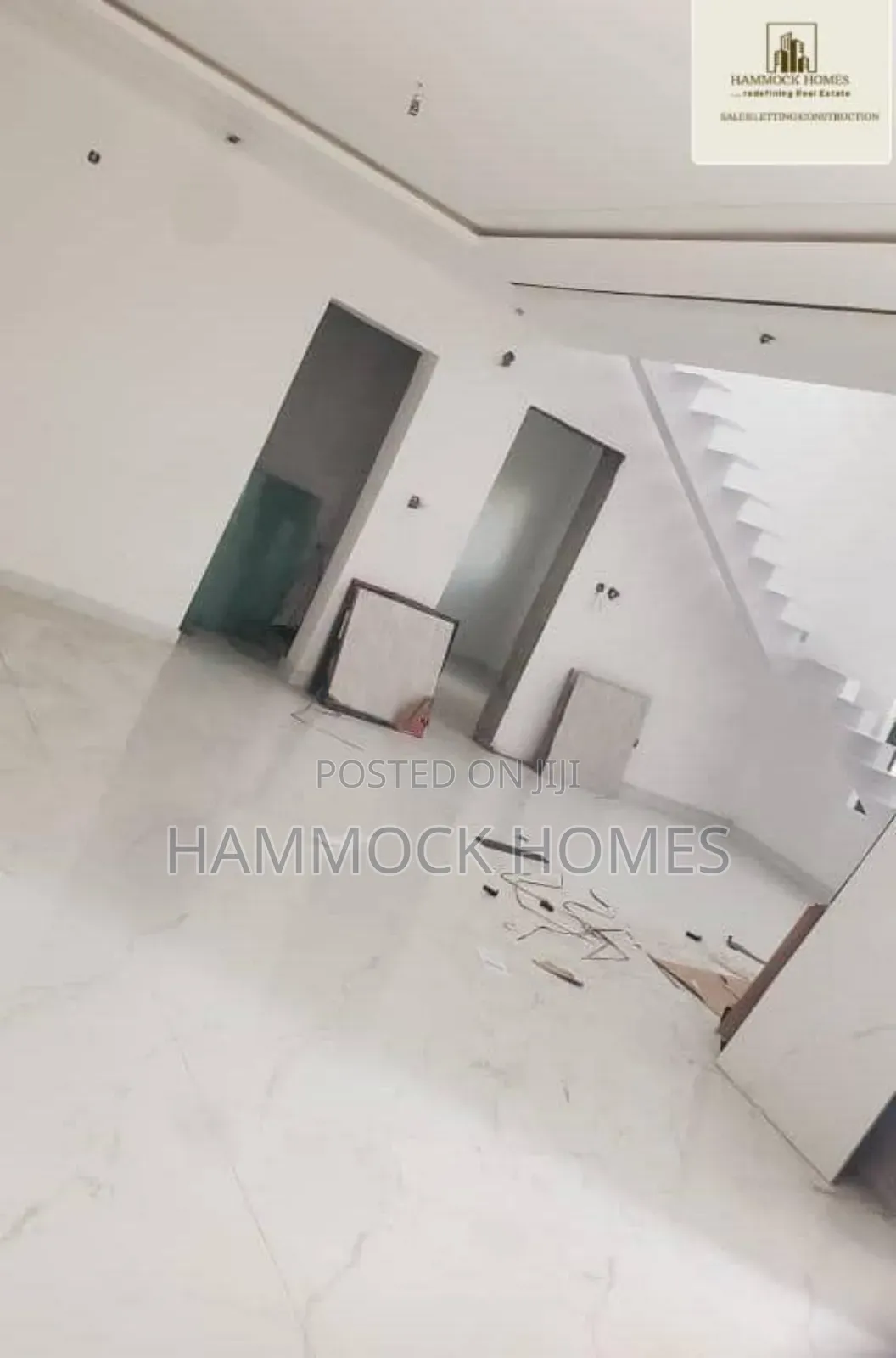 5bdrm Duplex in Agodi Gra for sale