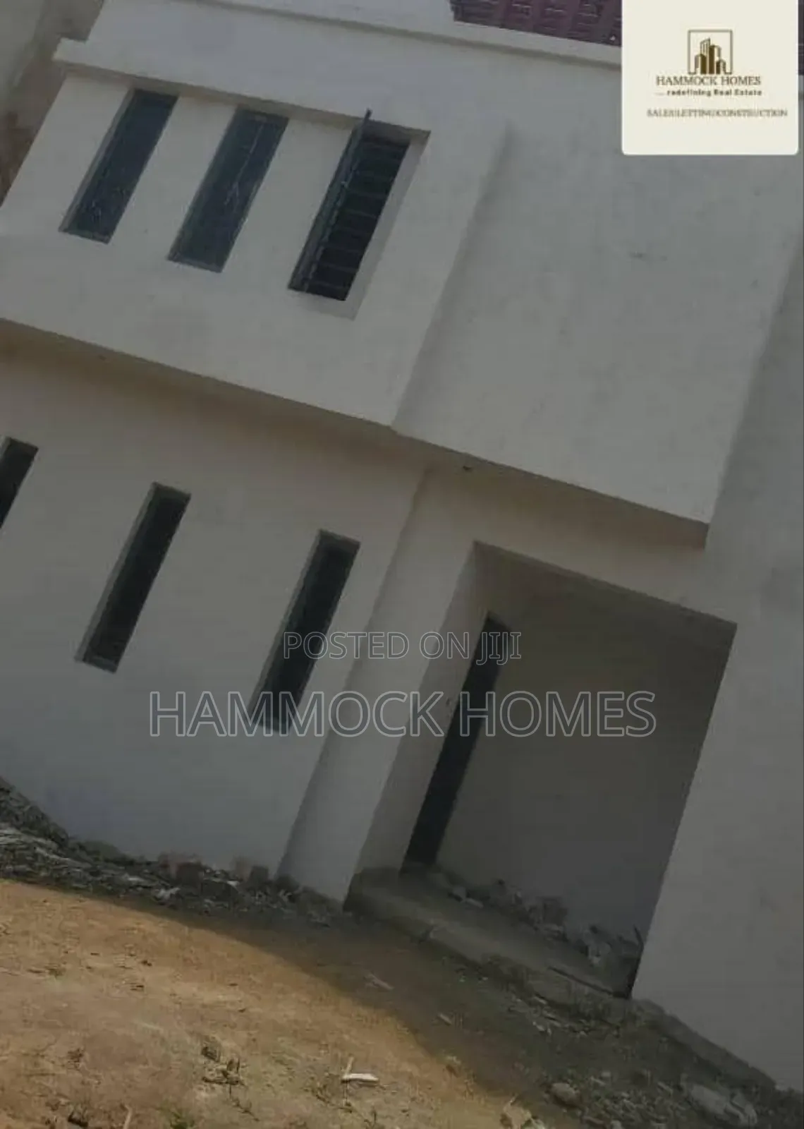 5bdrm Duplex in Agodi Gra for sale