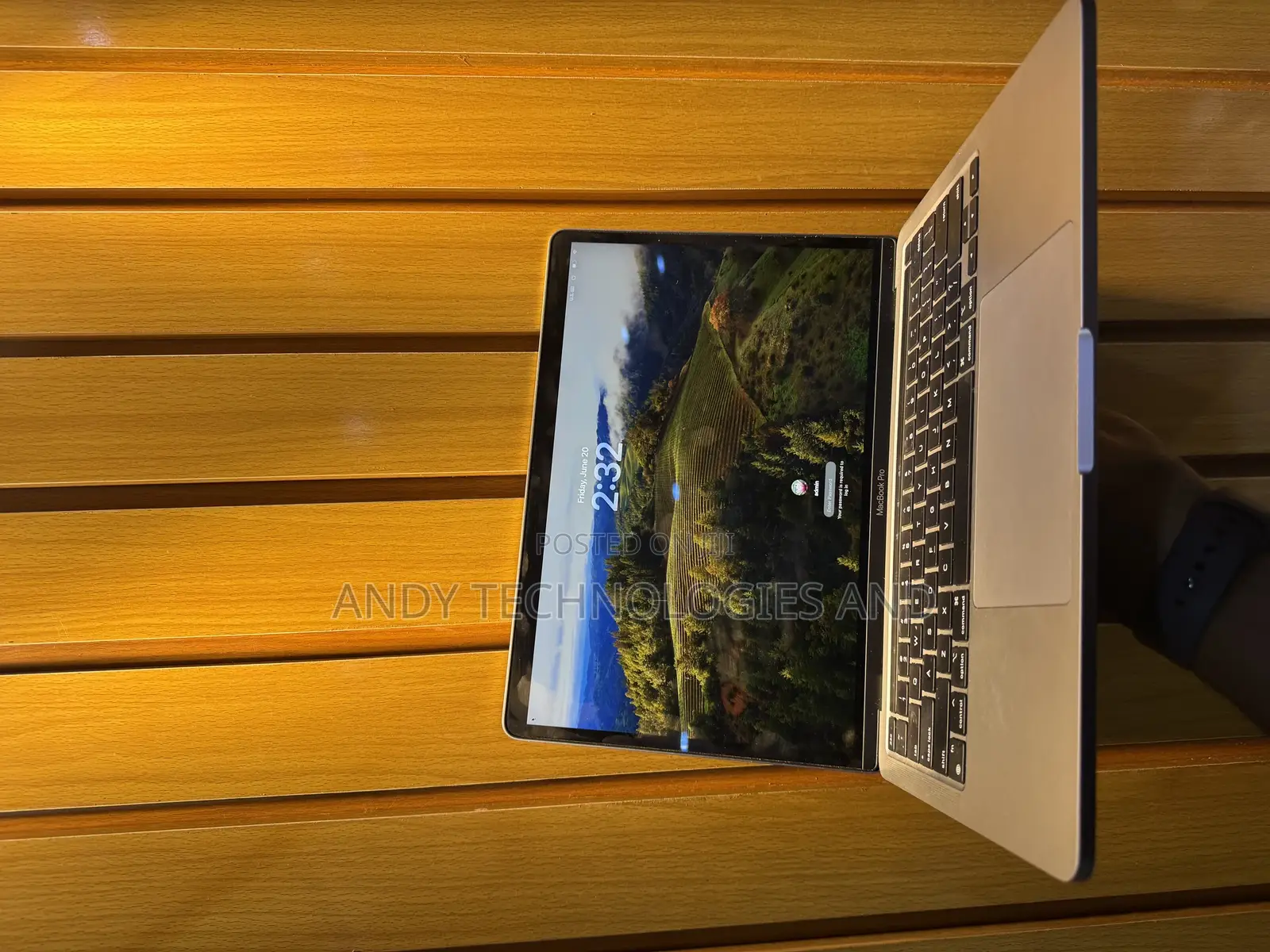 Laptop Apple MacBook Pro 2020 M1 8GB Apple M1 SSD 512GB