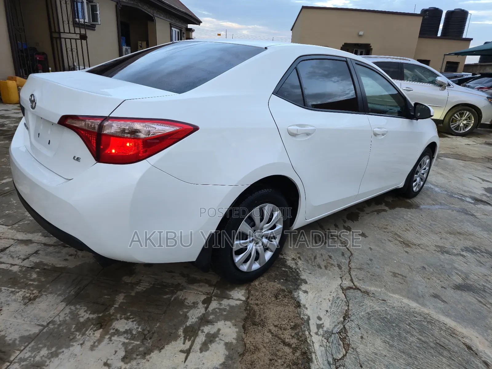 Toyota Corolla LE 4dr Sedan (1.8L 4cyl CVT) 2017 White