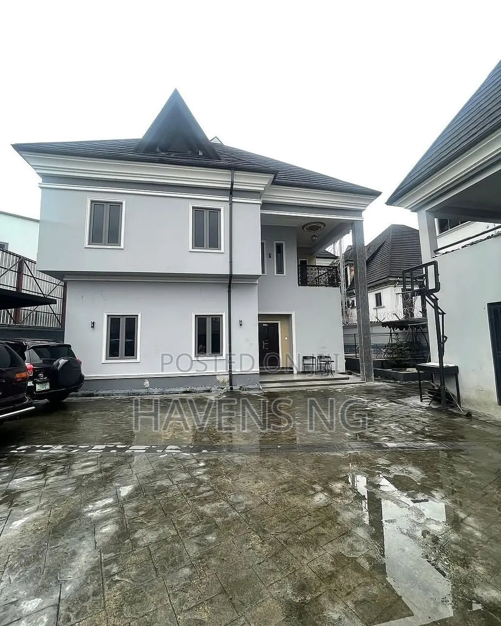 Furnished 6bdrm Duplex in Rumuola for sale