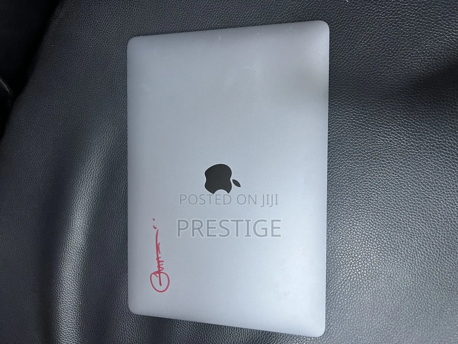 Macbook Pro 2018/20 13inch Follow Come Screen