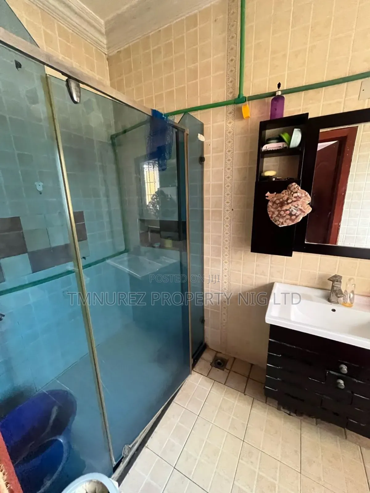 3bdrm Apartment in Bera Estate, Chevron for sale