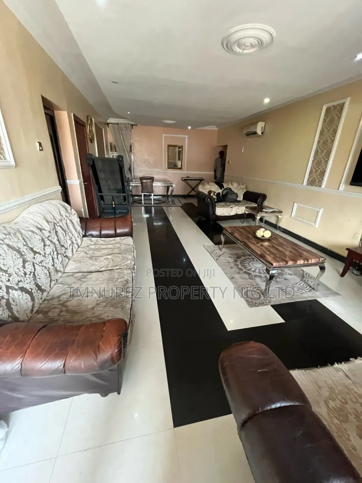 3bdrm Apartment in Bera Estate, Chevron for sale