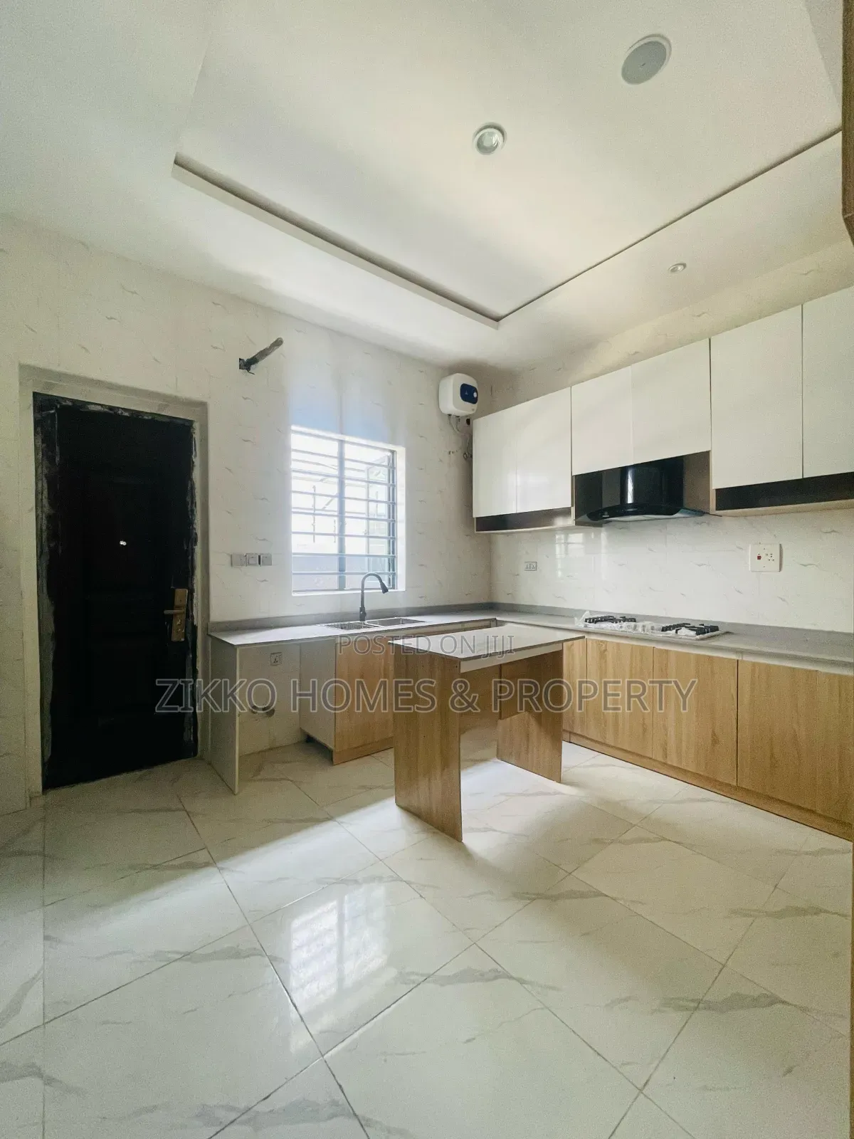 4bdrm Duplex in Lekky County, Lekki for sale