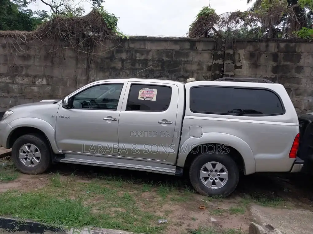 Toyota Hilux 2.5 D-4D SRX 2012 Silver