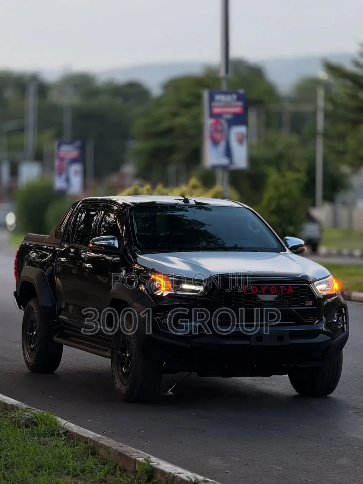 New Toyota Hilux 2024 Black