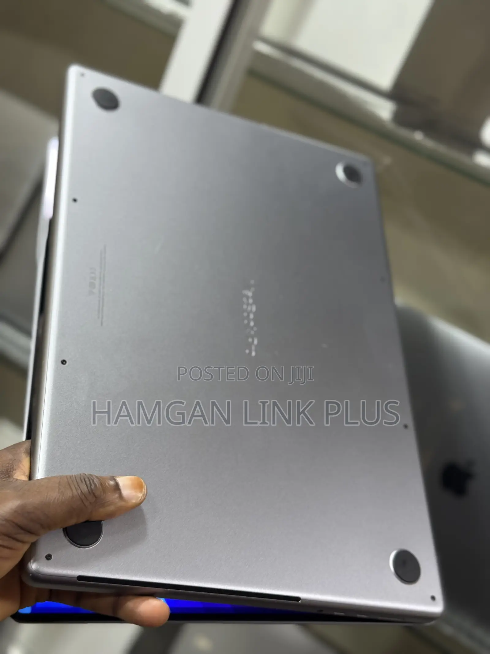 Laptop Apple MacBook Pro 2021 M1 16GB Apple M1 Pro SSD 512GB