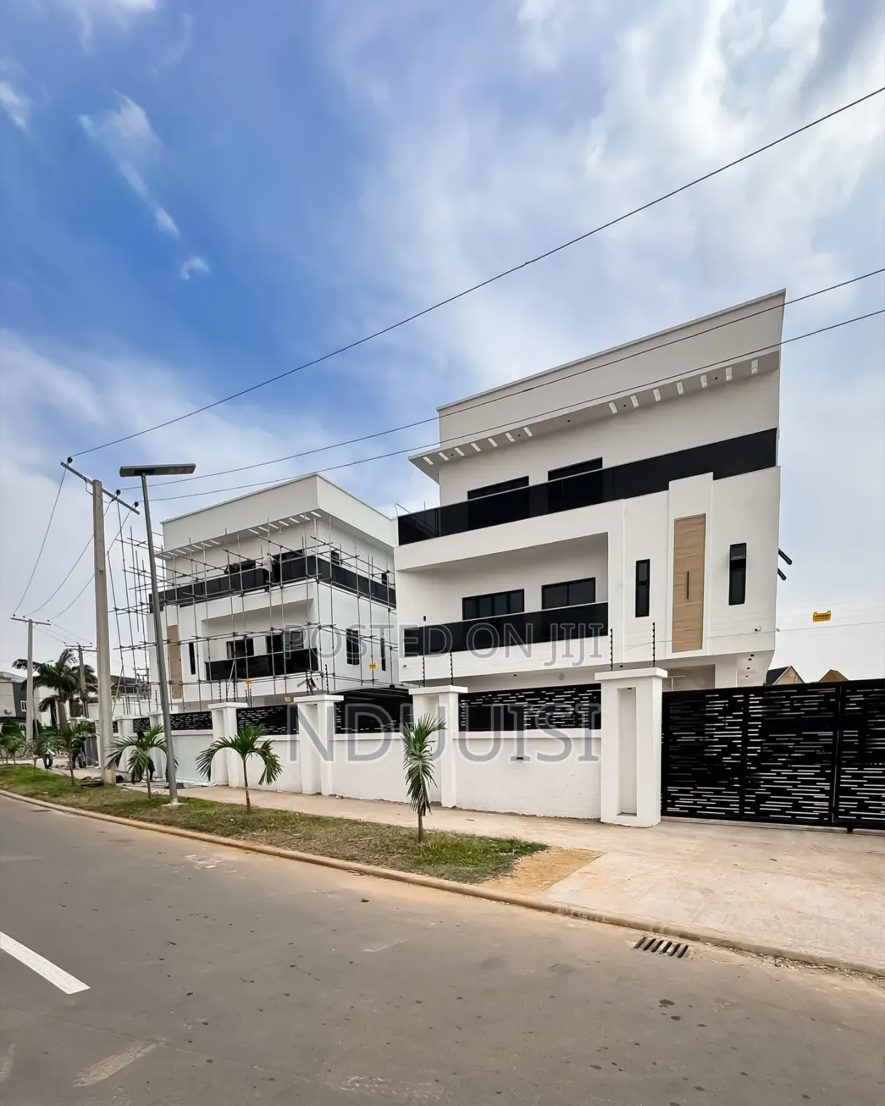 5bdrm Duplex in Asokoro for sale