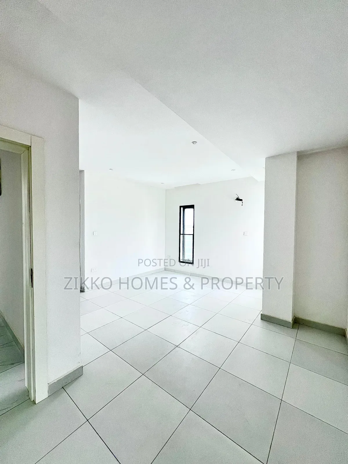 3bdrm Apartment in Lekki for sale