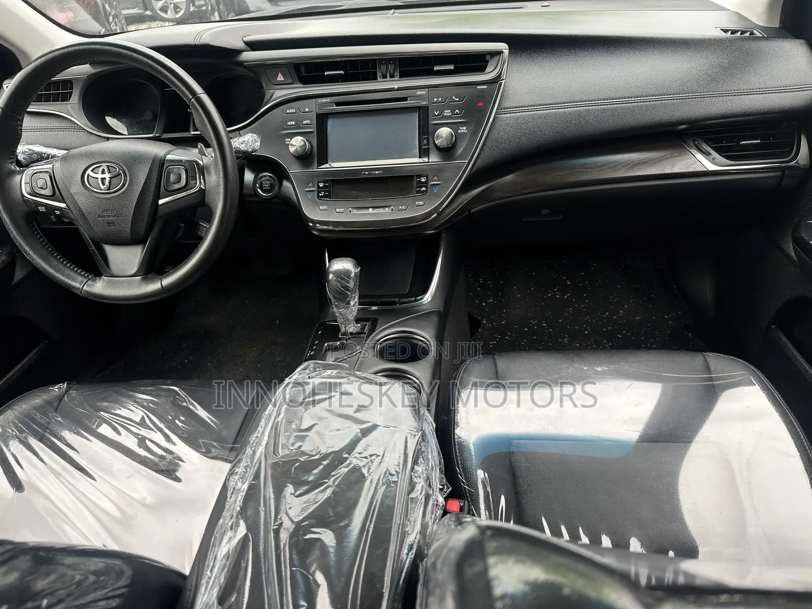 Toyota Avalon XLE Premium FWD Sedan (3.6L 6cyl 6A) 2016 Black