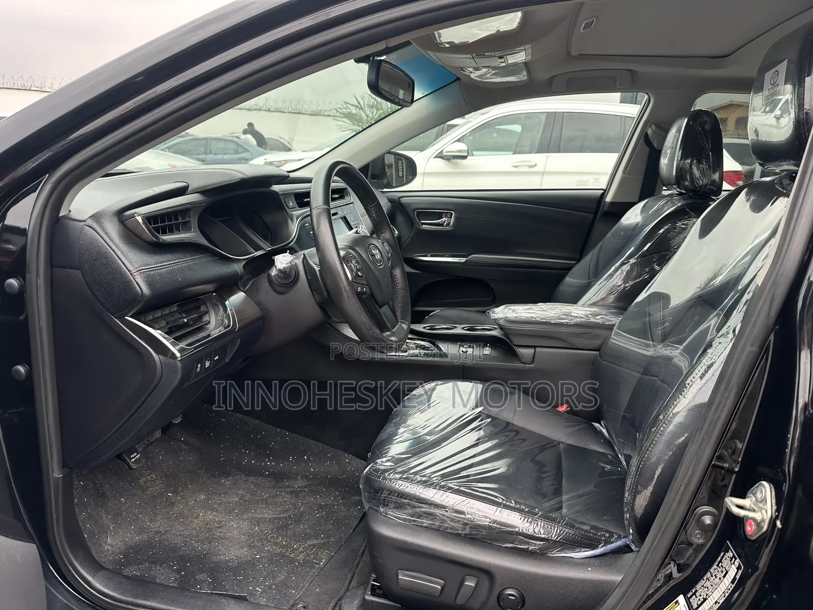Toyota Avalon XLE Premium FWD Sedan (3.6L 6cyl 6A) 2016 Black