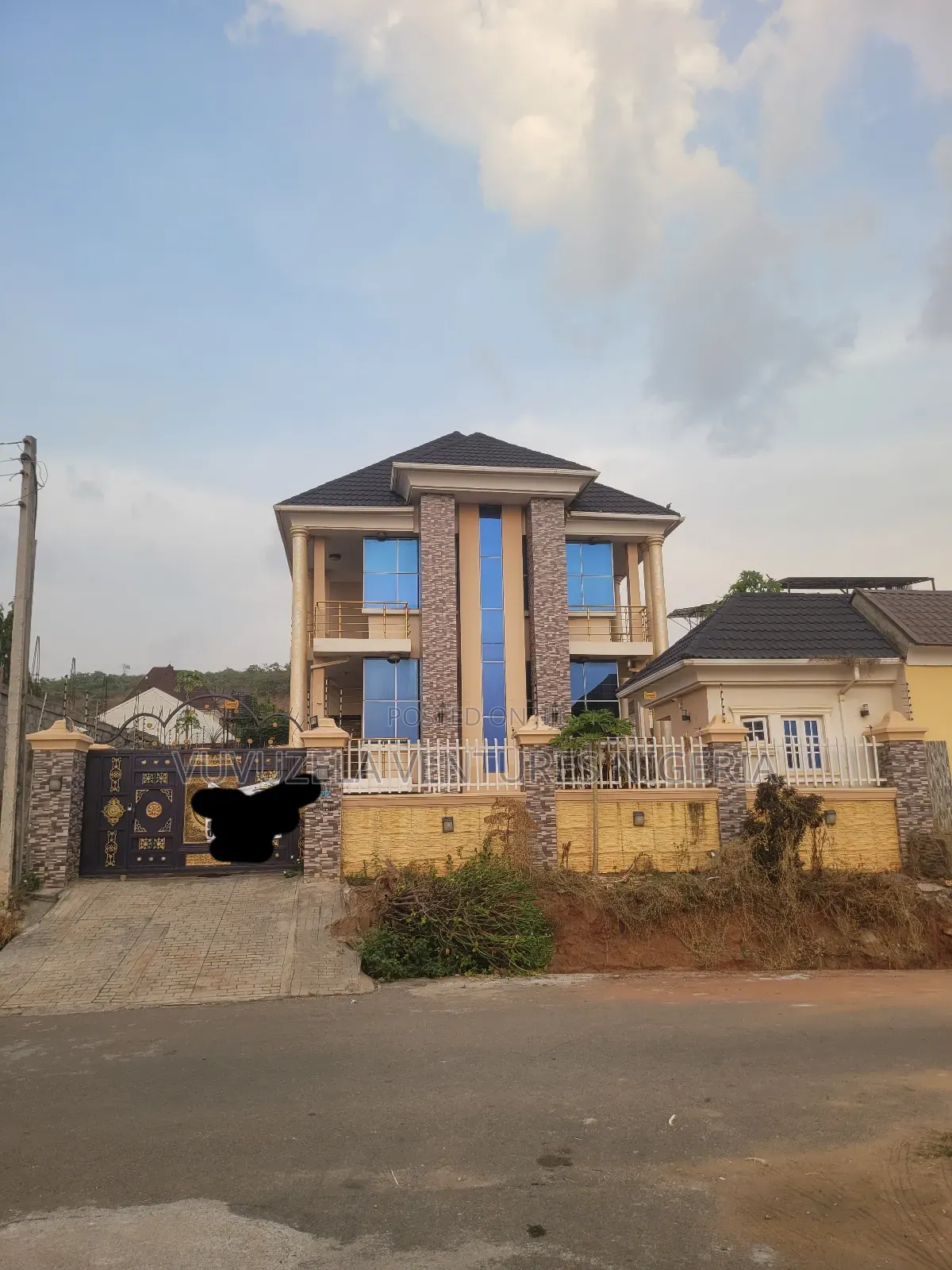 Furnished 10bdrm Mansion in Apo Resetlement, Gudu for sale