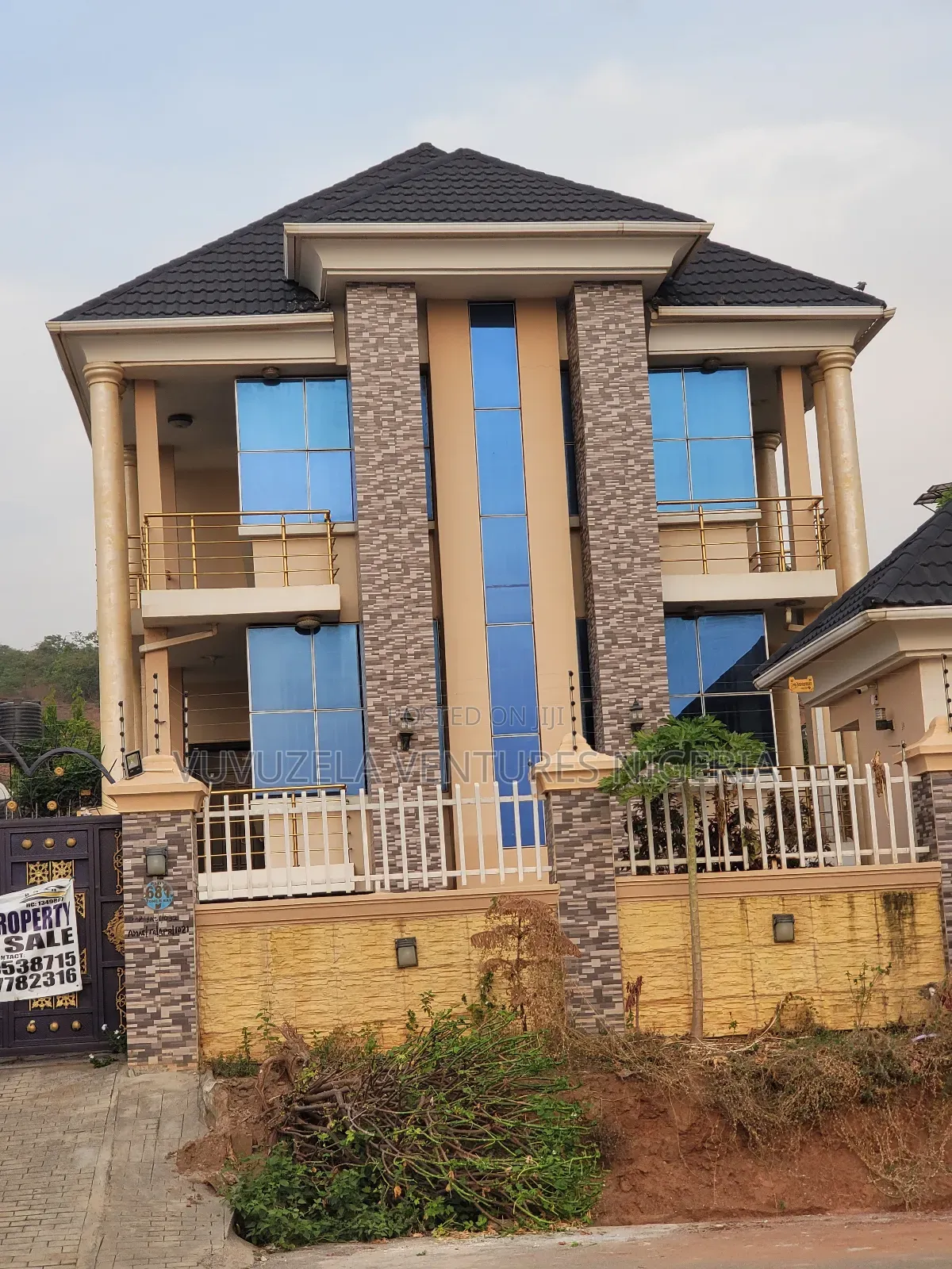 Furnished 10bdrm Mansion in Apo Resetlement, Gudu for sale
