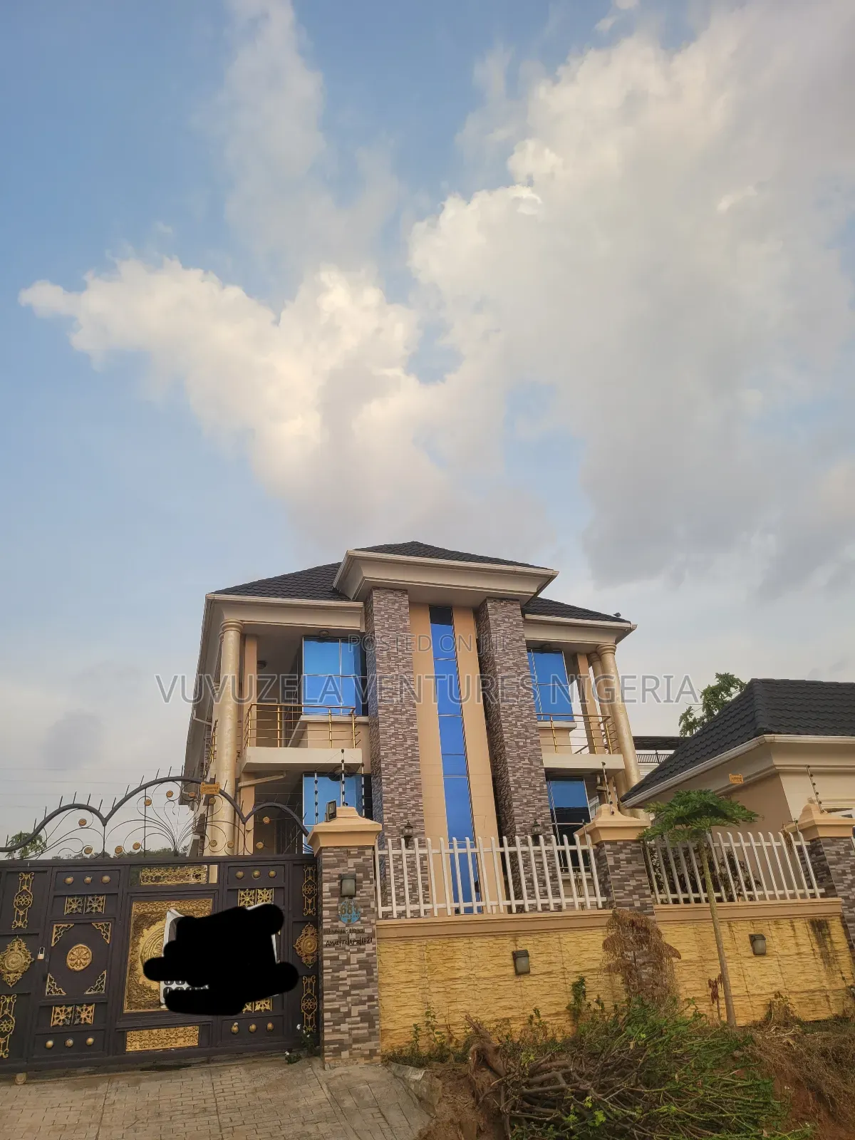 Furnished 10bdrm Mansion in Apo Resetlement, Gudu for sale