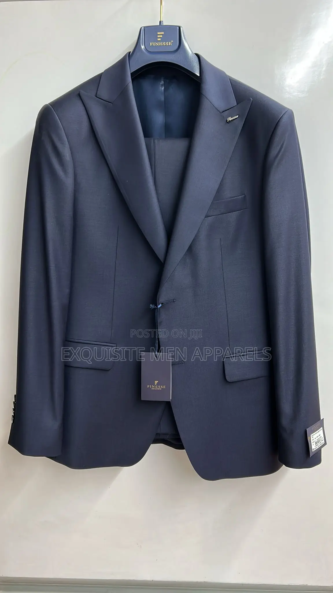 Italian Cashmere Fabric Finesse Men’S Suit