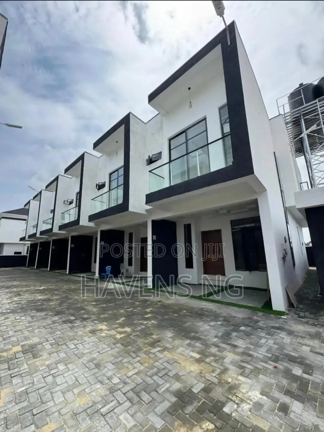 3bdrm Townhouse/Terrace in Ikota for sale