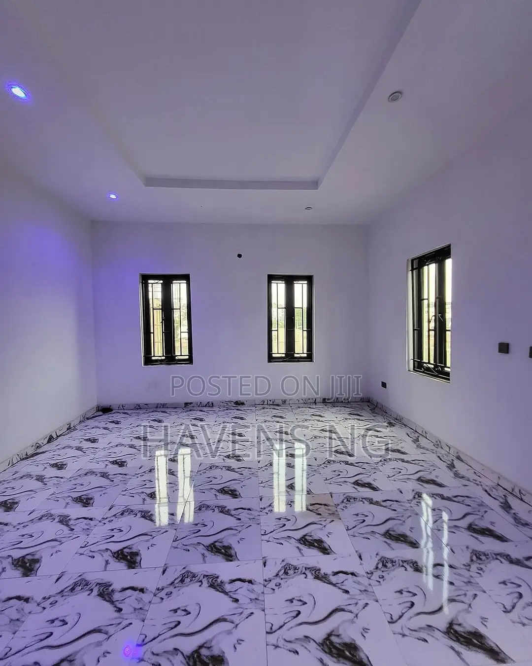 5bdrm Duplex in Guzape District for sale