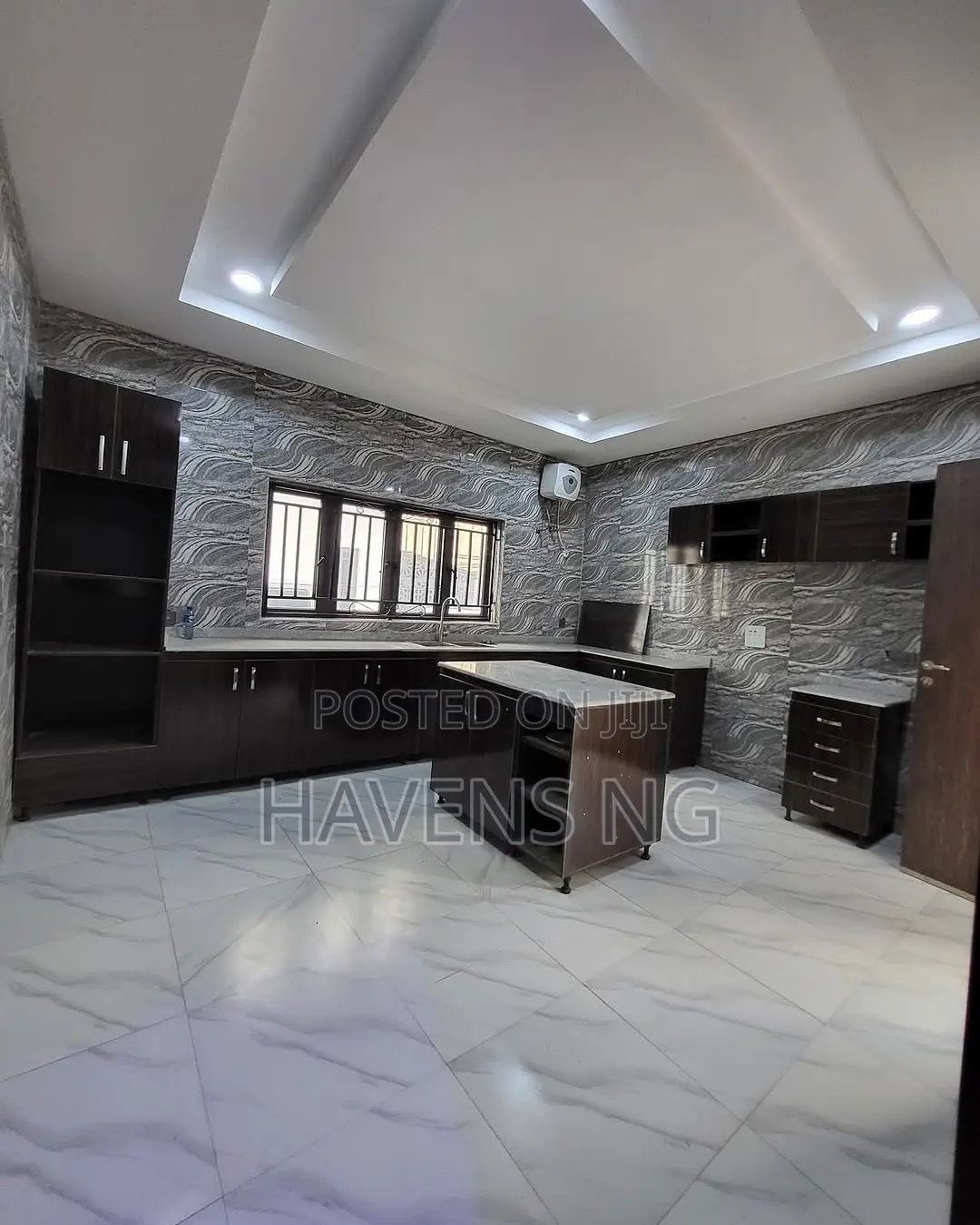 5bdrm Duplex in Guzape District for sale