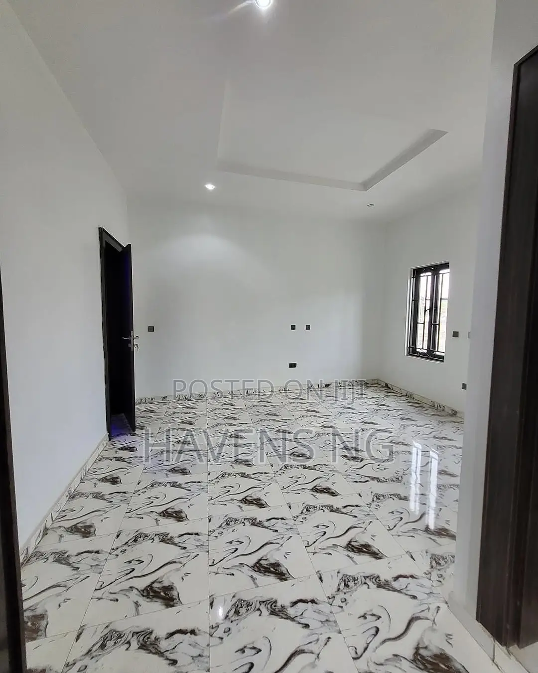 5bdrm Duplex in Guzape District for sale
