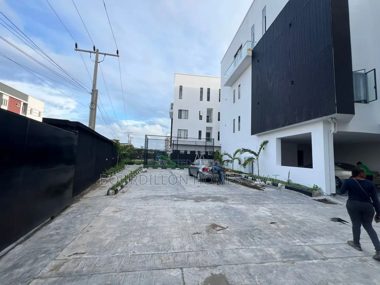 4bdrm Penthouse in Ikate for sale