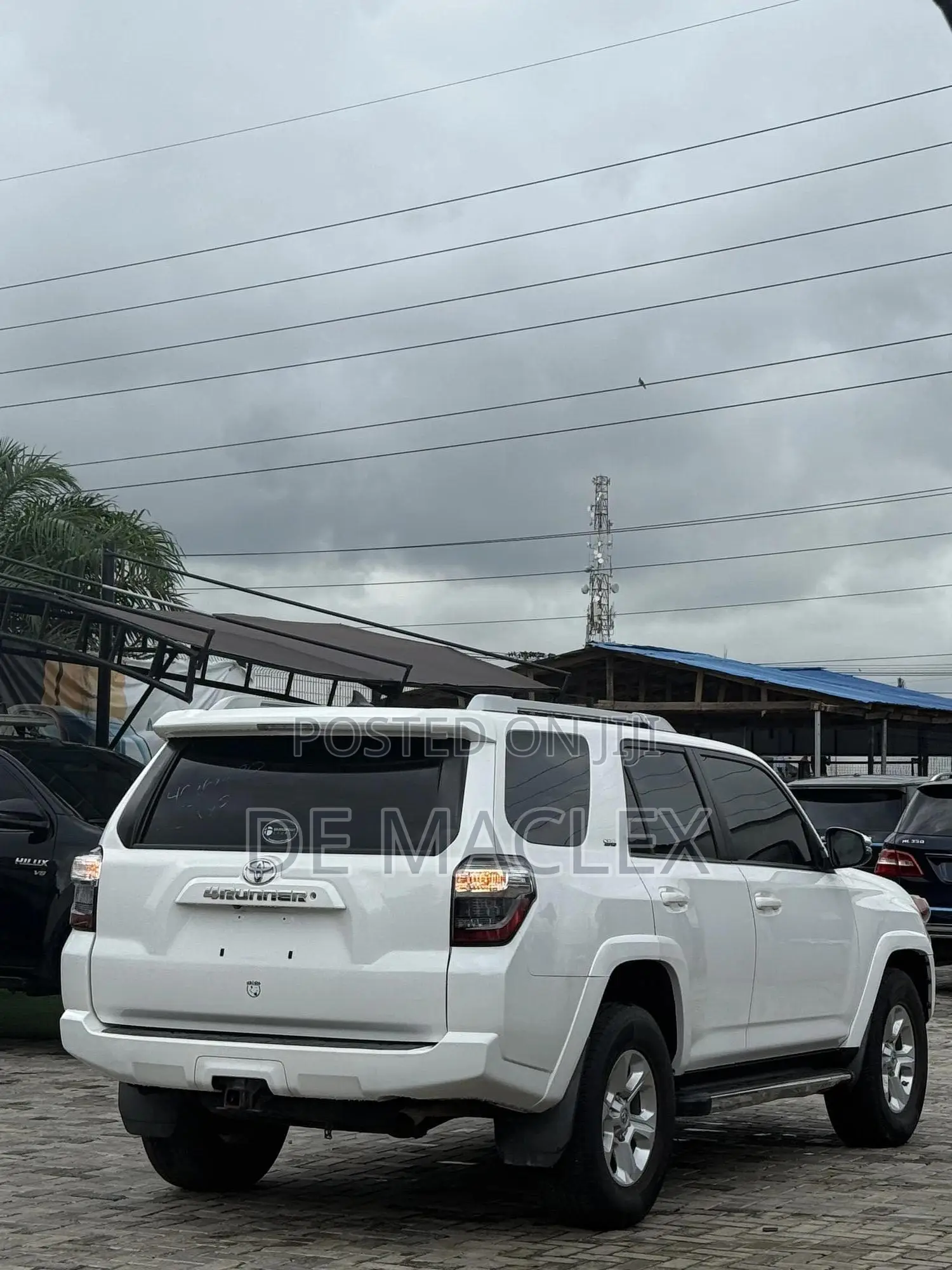 Toyota 4-Runner SR5 4dr SUV (4.0L 6cyl 5A) 2015 White