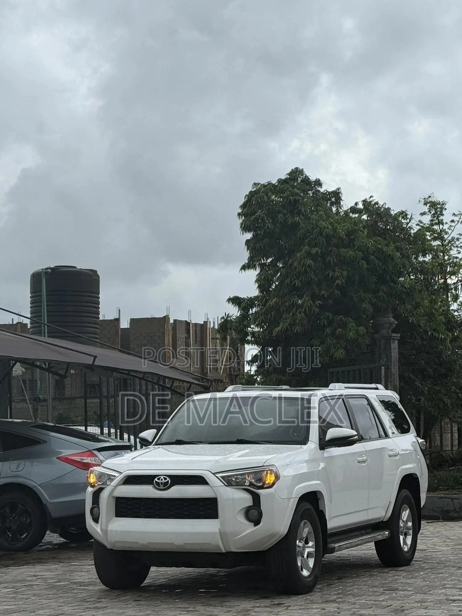Toyota 4-Runner SR5 4dr SUV (4.0L 6cyl 5A) 2015 White