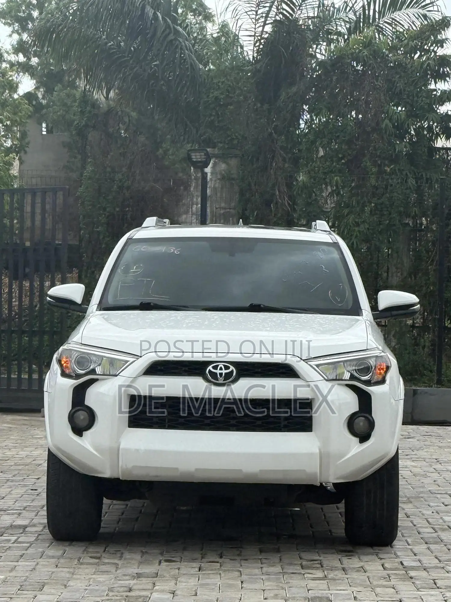 Toyota 4-Runner SR5 4dr SUV (4.0L 6cyl 5A) 2015 White