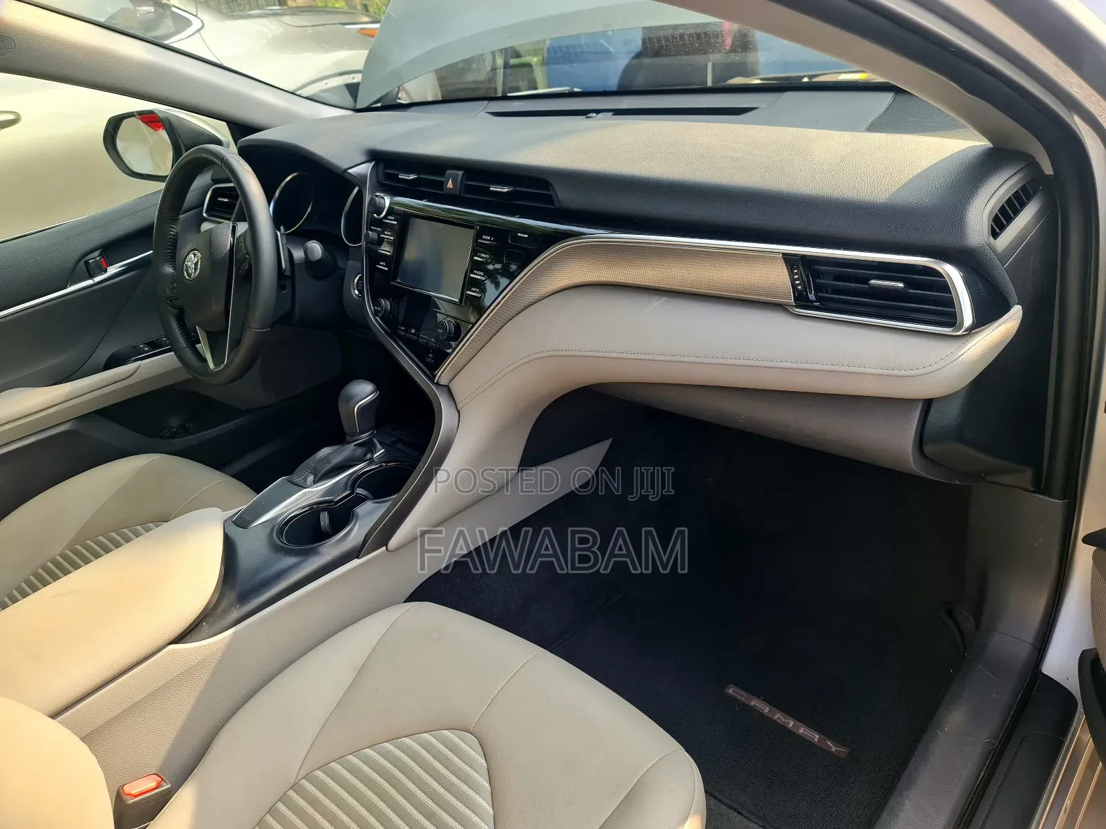 Toyota Camry 2018 Silver