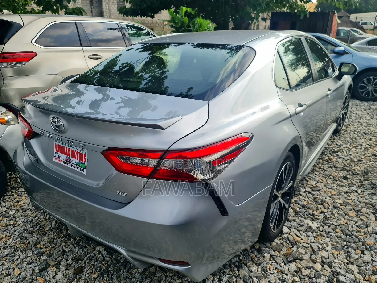 Toyota Camry 2018 Silver