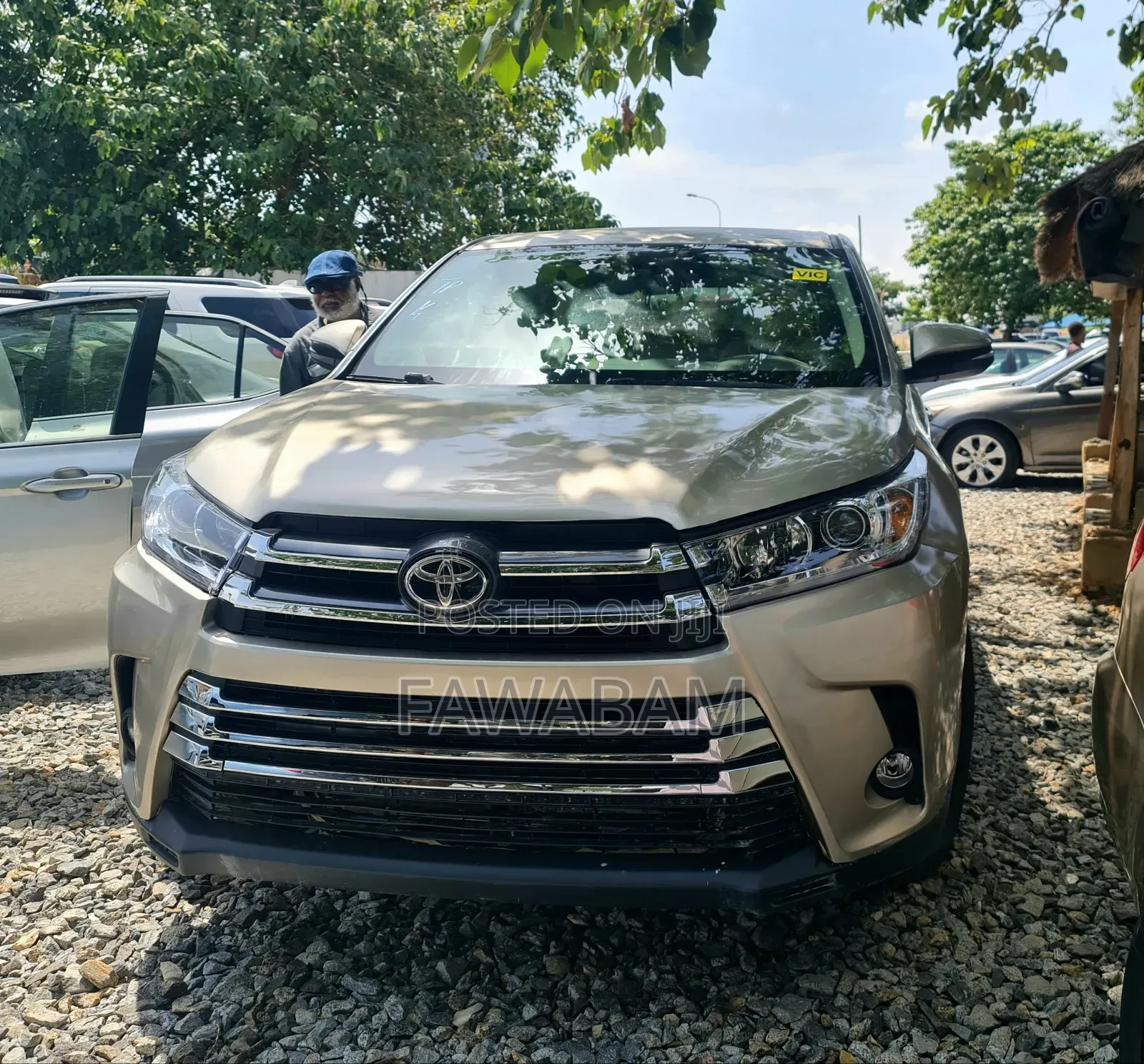 Toyota Highlander 2017 Gold